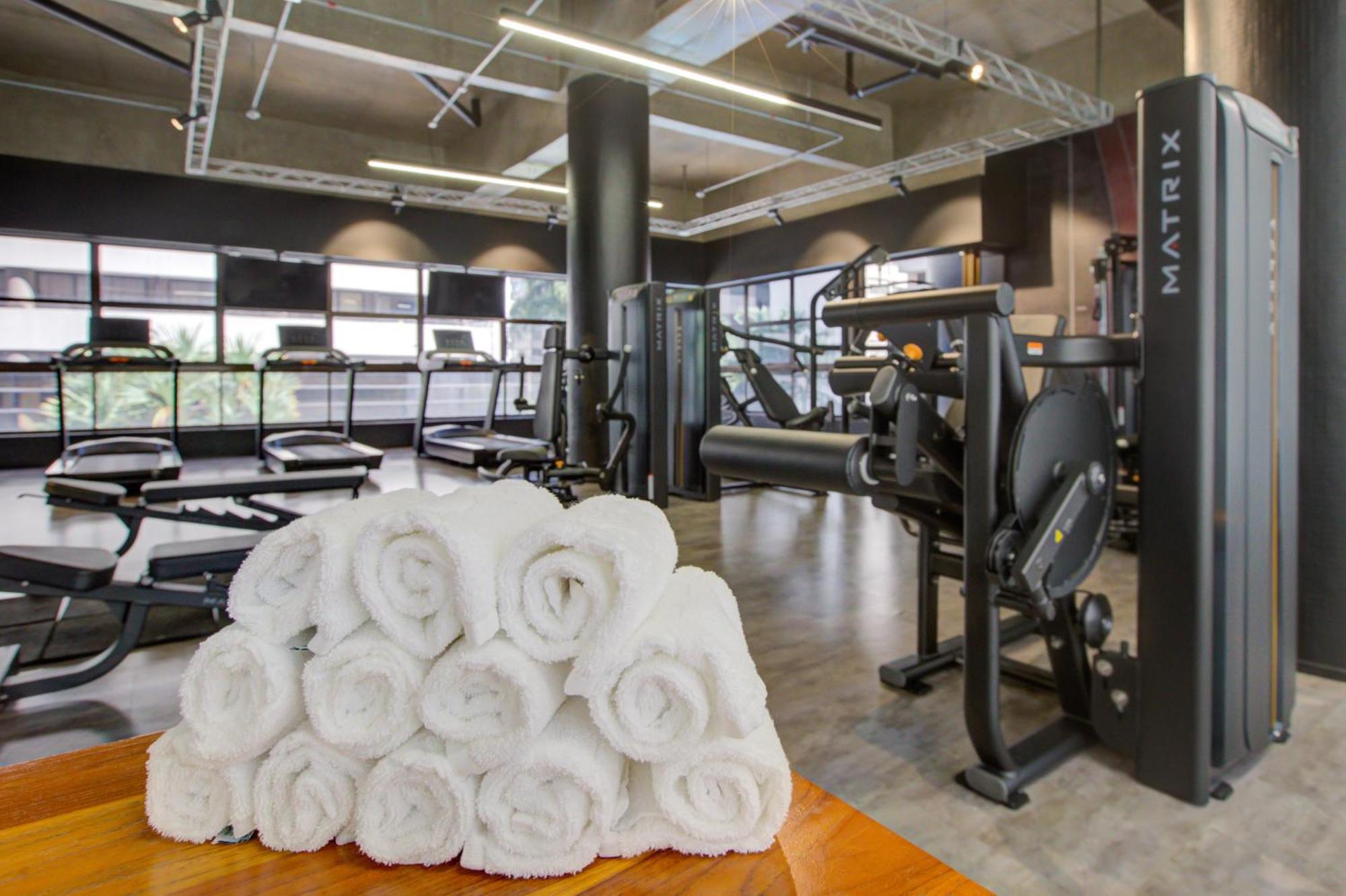 فندق Radisson Sao Paulo Paulista المظهر الخارجي الصورة Towels at a gym