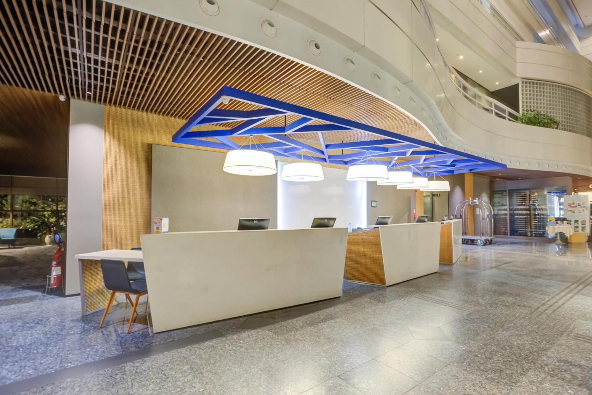 فندق Radisson Sao Paulo Paulista المظهر الخارجي الصورة The lobby of the new terminal
